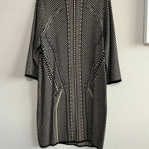 Gorgeous beige and black dress for your curves!